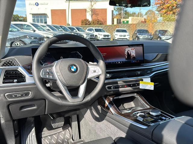 new 2025 BMW X7 car, priced at $93,170