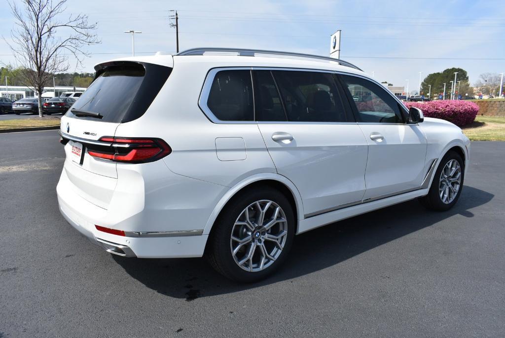 new 2024 BMW X7 car