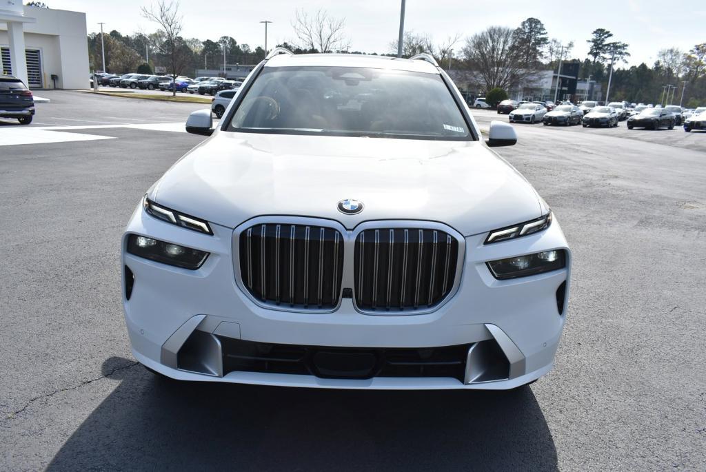 new 2024 BMW X7 car