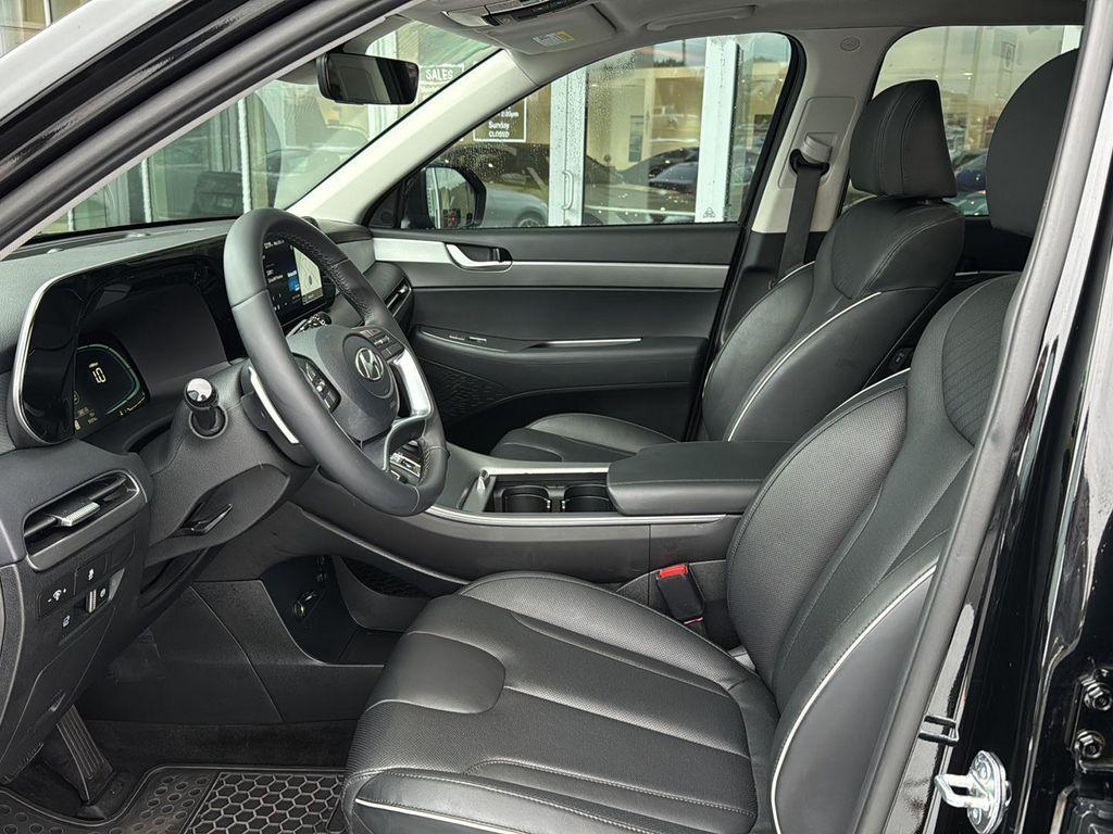used 2023 Hyundai Palisade car, priced at $30,000