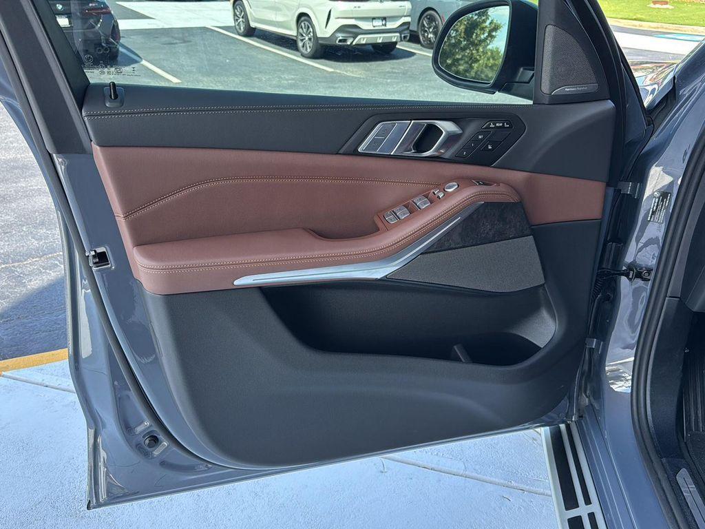 new 2026 BMW X7 car, priced at $94,025