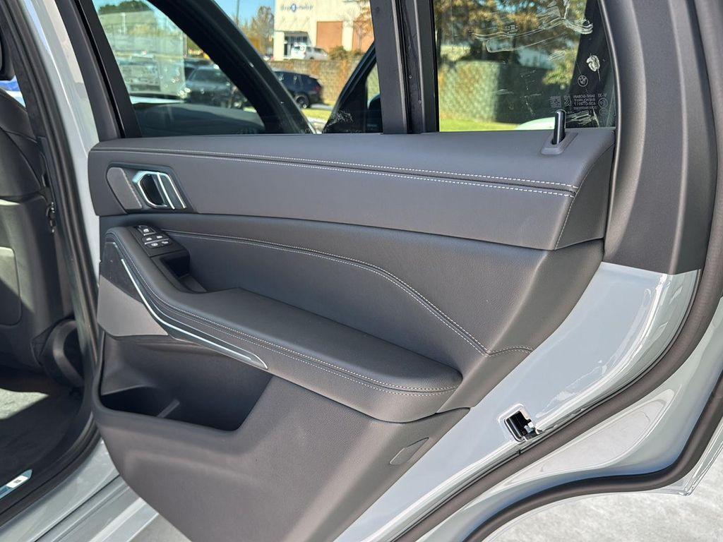 new 2026 BMW X7 car, priced at $103,085