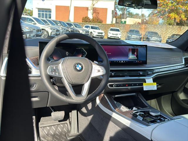 new 2025 BMW X7 car, priced at $93,670