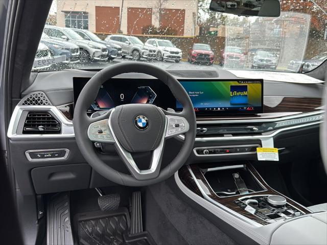 new 2025 BMW X7 car, priced at $89,870