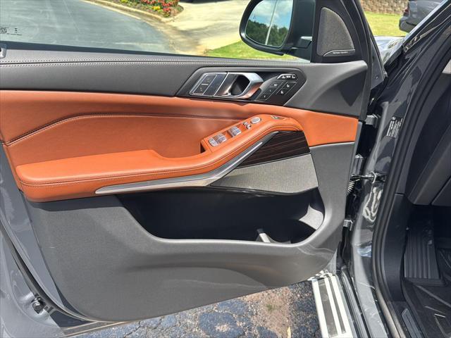 new 2026 BMW X7 car, priced at $102,485