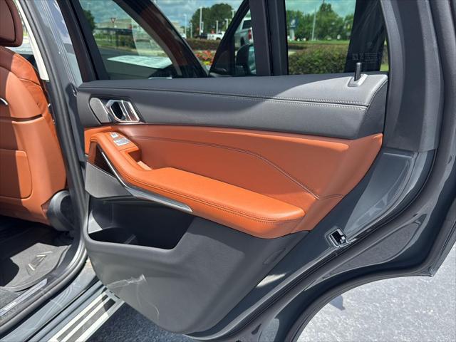 new 2026 BMW X7 car, priced at $102,485