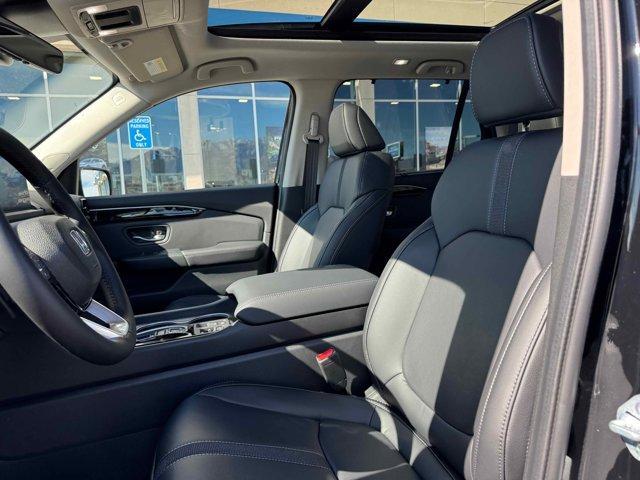 new 2025 Honda Pilot car, priced at $54,025
