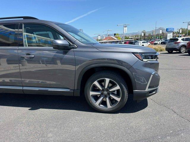 new 2025 Honda Pilot car, priced at $51,050