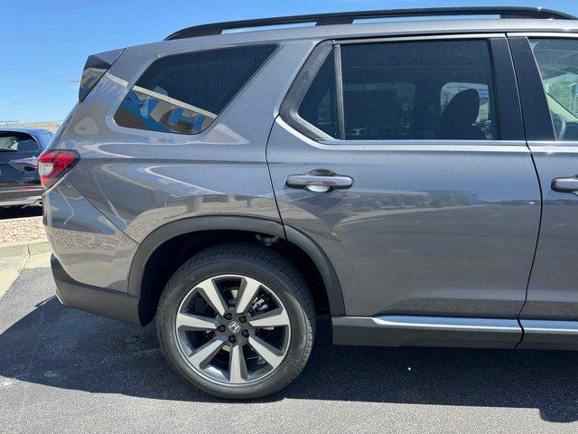 new 2025 Honda Pilot car, priced at $51,050