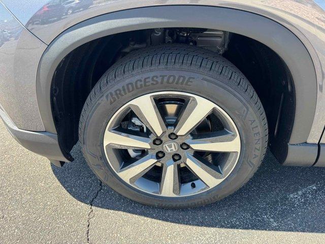new 2025 Honda Pilot car, priced at $51,050