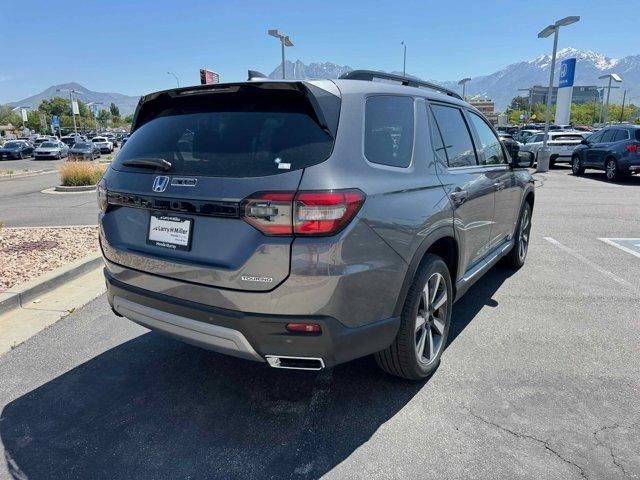 new 2025 Honda Pilot car, priced at $51,050