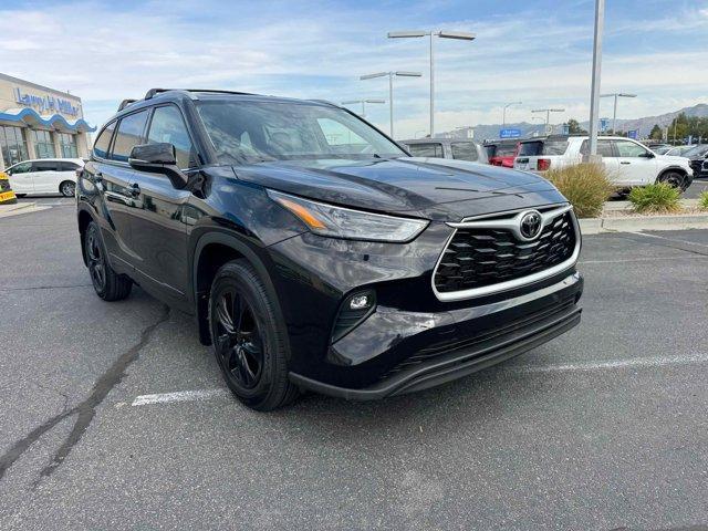 used 2022 Toyota Highlander car, priced at $35,353