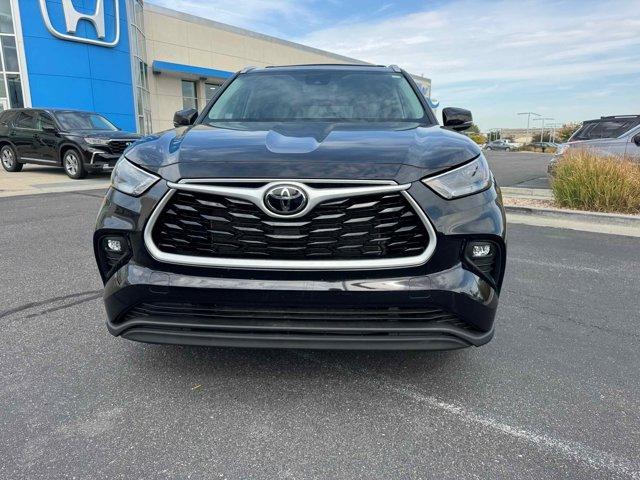 used 2022 Toyota Highlander car, priced at $35,353