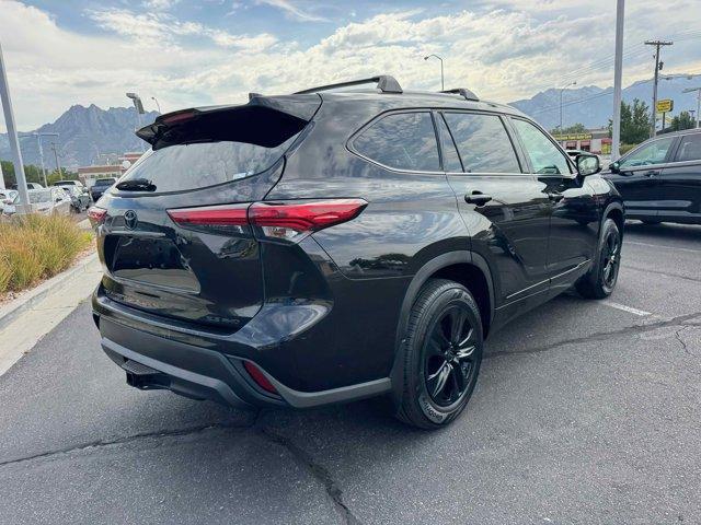 used 2022 Toyota Highlander car, priced at $35,353