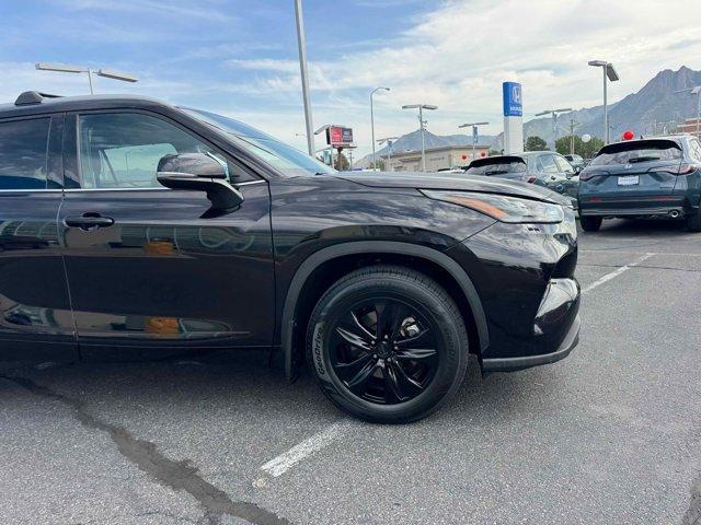 used 2022 Toyota Highlander car, priced at $35,353