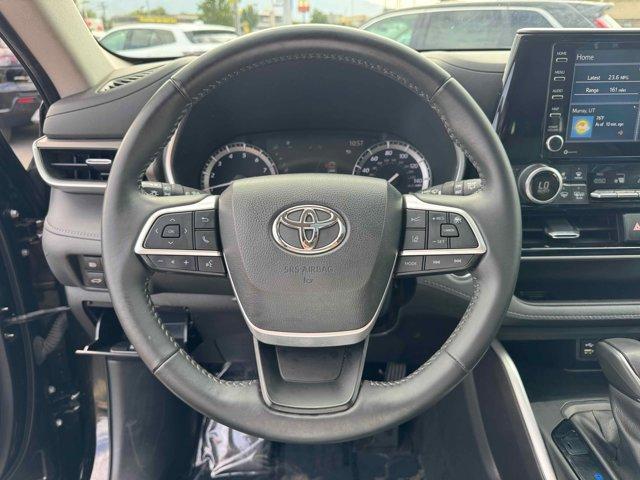 used 2022 Toyota Highlander car, priced at $35,353