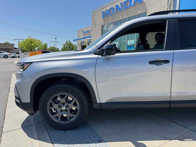 new 2025 Honda Pilot car, priced at $50,850