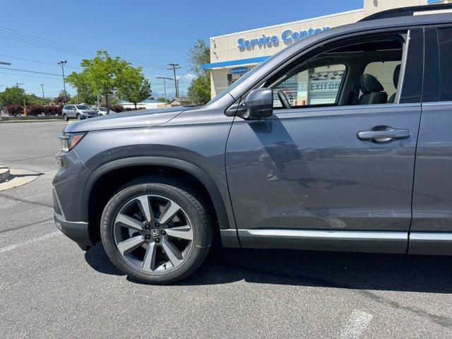 new 2025 Honda Pilot car, priced at $56,980
