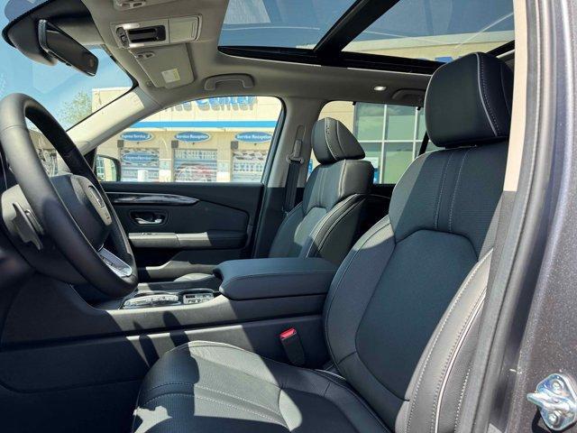 new 2025 Honda Pilot car, priced at $56,980
