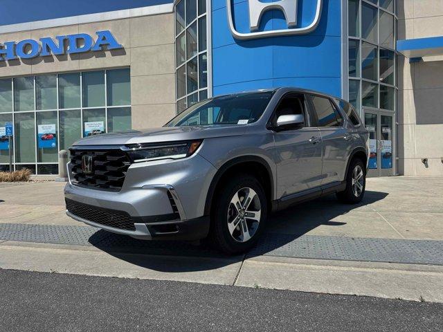 new 2025 Honda Pilot car, priced at $47,800