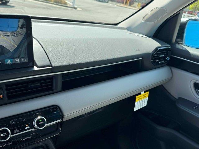 new 2025 Honda Pilot car, priced at $47,800