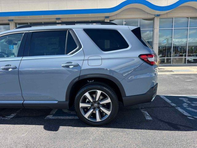 new 2025 Honda Pilot car, priced at $55,760
