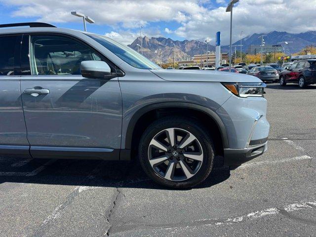 new 2025 Honda Pilot car, priced at $55,760