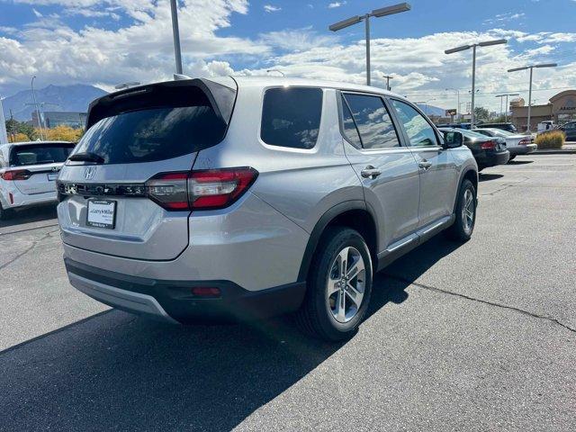 new 2025 Honda Pilot car, priced at $44,482