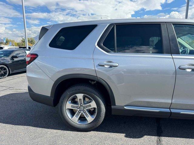 new 2025 Honda Pilot car, priced at $44,482