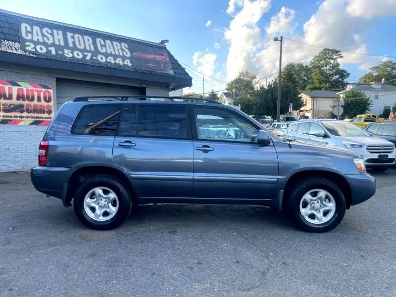 used 2005 Toyota Highlander car, priced at $7,995