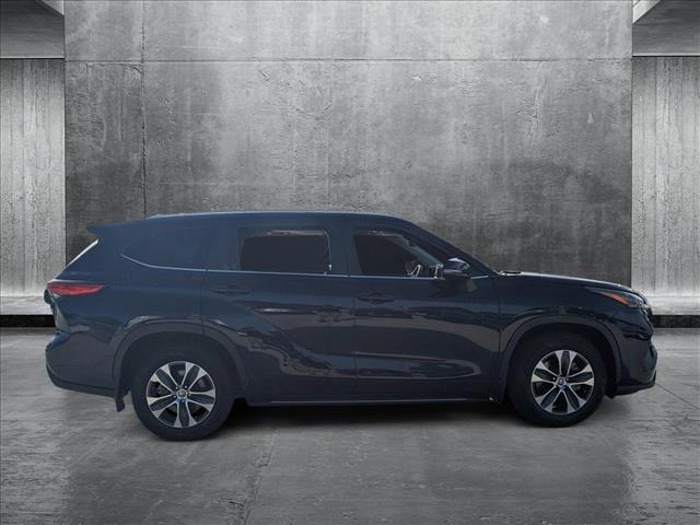 used 2023 Toyota Highlander car, priced at $37,958