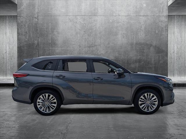 used 2023 Toyota Highlander Hybrid car, priced at $46,886