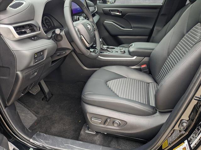 new 2025 Toyota Highlander car, priced at $50,613