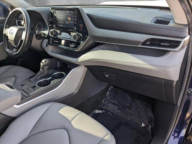 used 2022 Toyota Highlander car, priced at $33,418