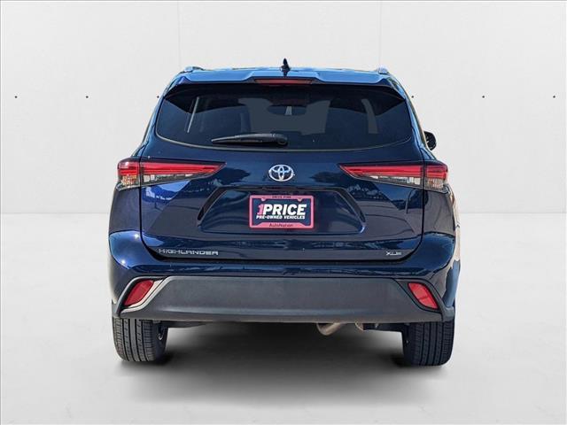 used 2022 Toyota Highlander car, priced at $33,418
