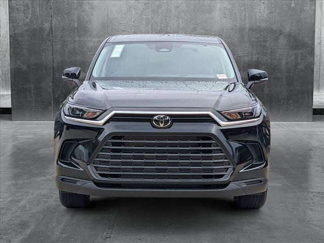 new 2025 Toyota Highlander car, priced at $43,957