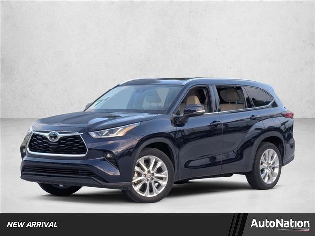 used 2021 Toyota Highlander car, priced at $30,772
