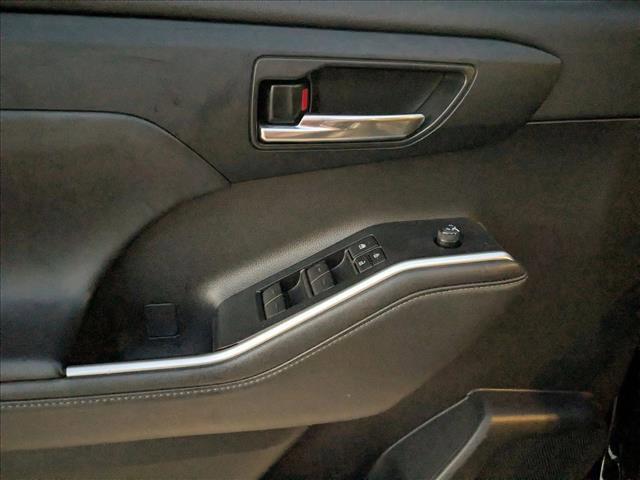 used 2022 Toyota Highlander car, priced at $35,370