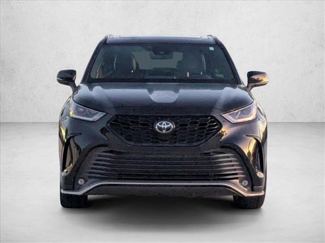 used 2022 Toyota Highlander car, priced at $35,370
