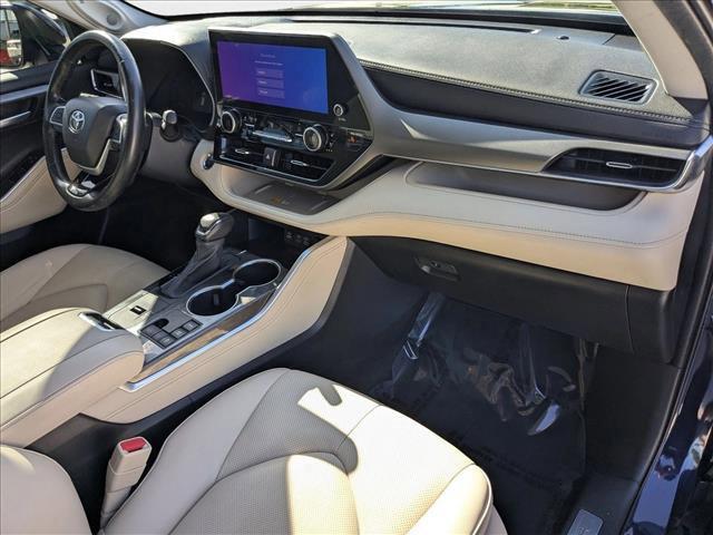 used 2023 Toyota Highlander Hybrid car, priced at $35,994