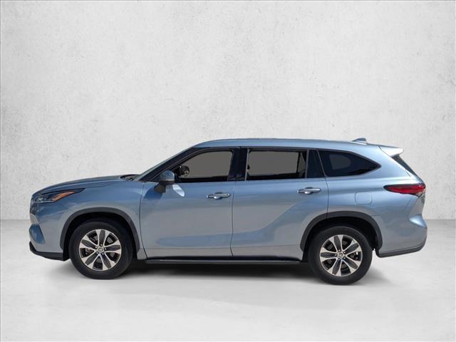 used 2021 Toyota Highlander car, priced at $31,733