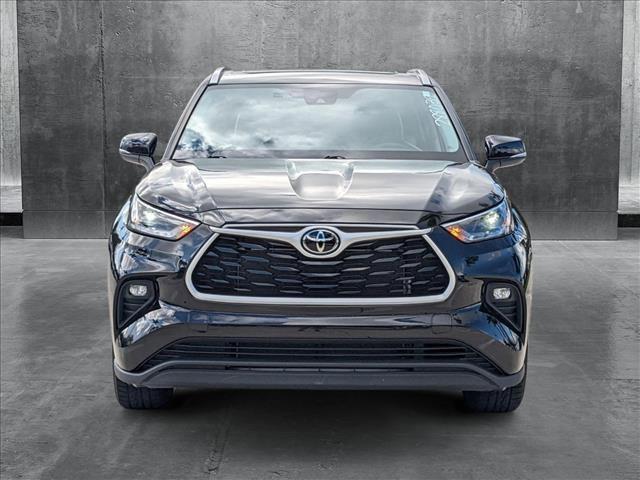 used 2022 Toyota Highlander car, priced at $33,695