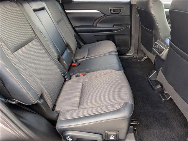 used 2019 Toyota Highlander car, priced at $23,226