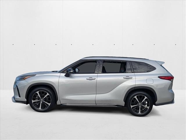used 2022 Toyota Highlander car, priced at $35,445