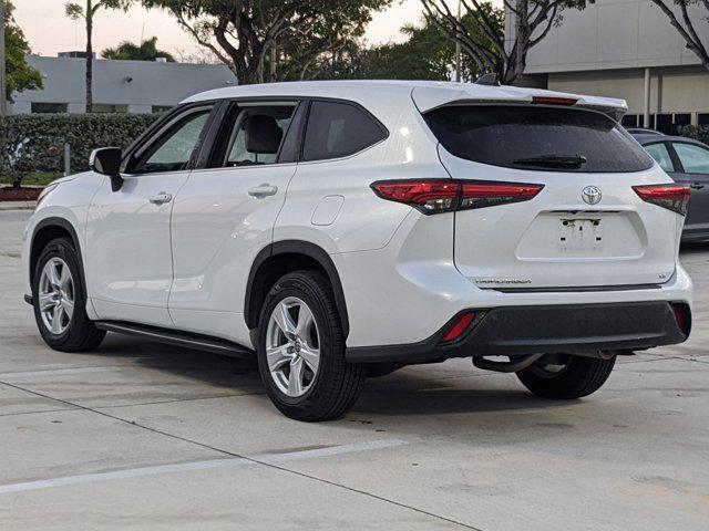 used 2022 Toyota Highlander car, priced at $30,999