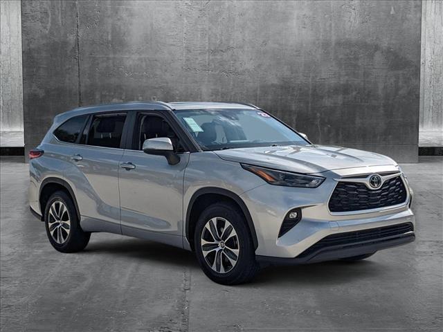 used 2023 Toyota Highlander car, priced at $34,496