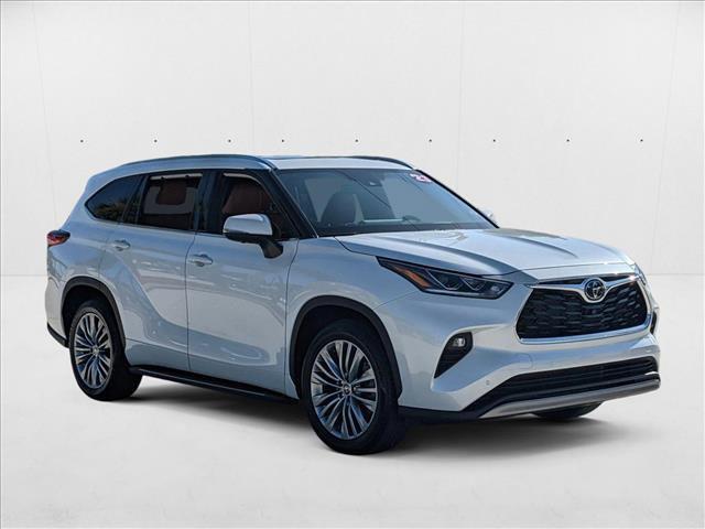 used 2023 Toyota Highlander car, priced at $42,996