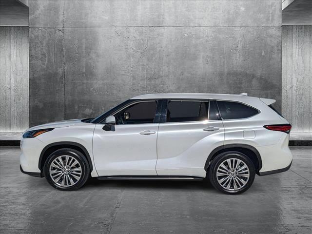 used 2023 Toyota Highlander car, priced at $42,996