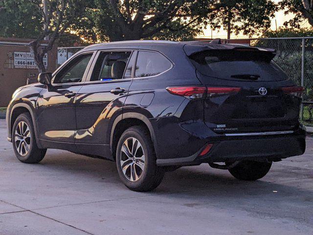 used 2023 Toyota Highlander car, priced at $35,996