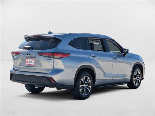 used 2022 Toyota Highlander Hybrid car, priced at $35,985